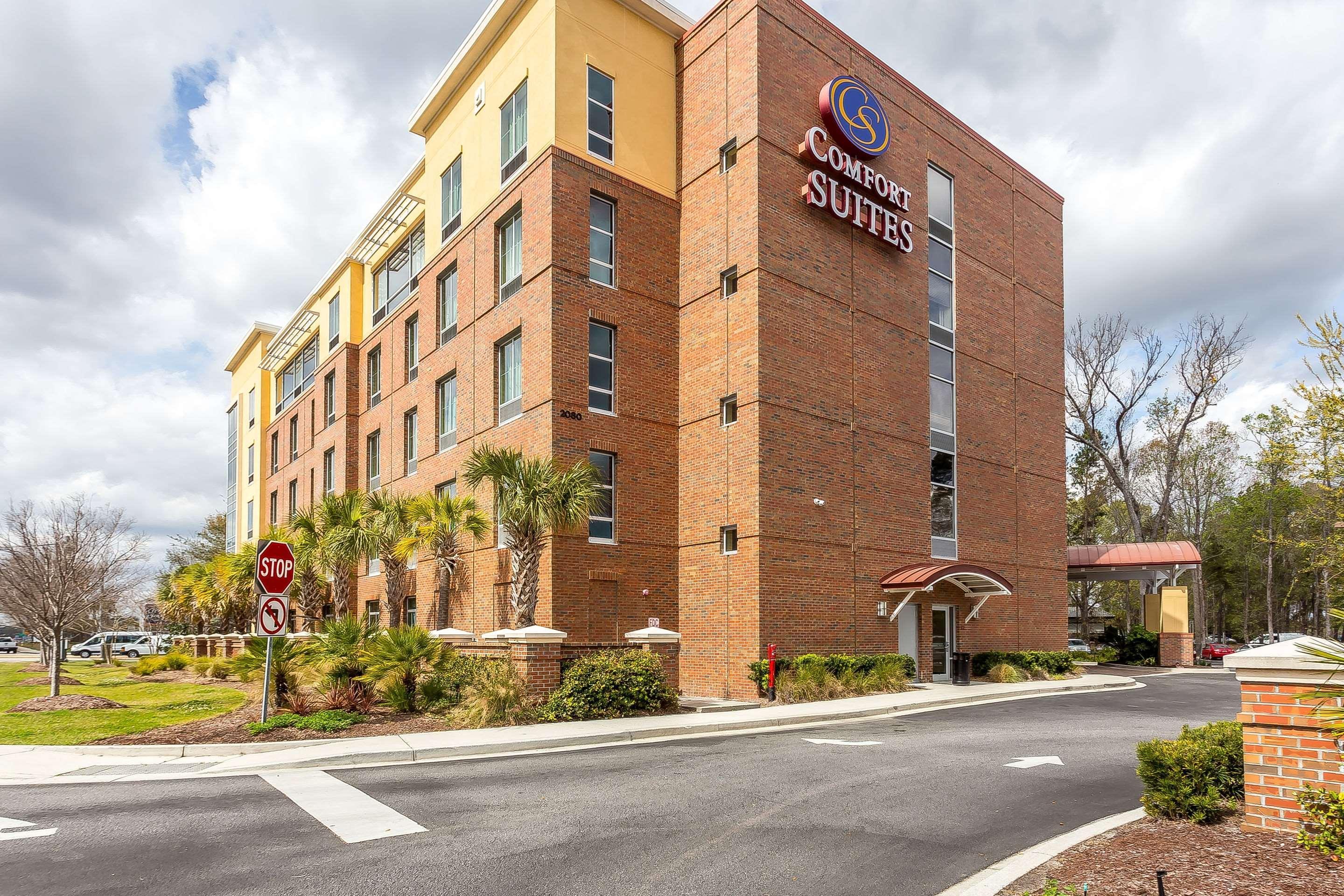 Comfort Suites Charleston West Ashley Exterior photo